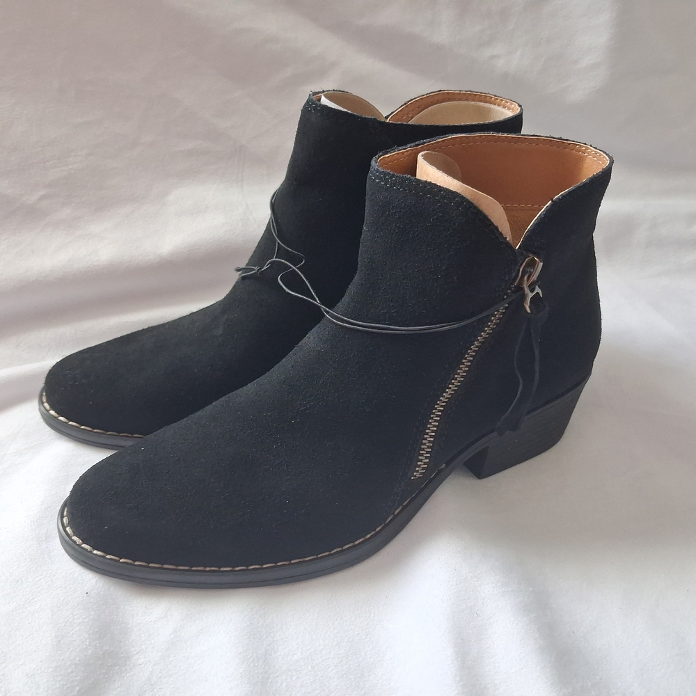 Womens Black Suede Ankle Boots Nwt